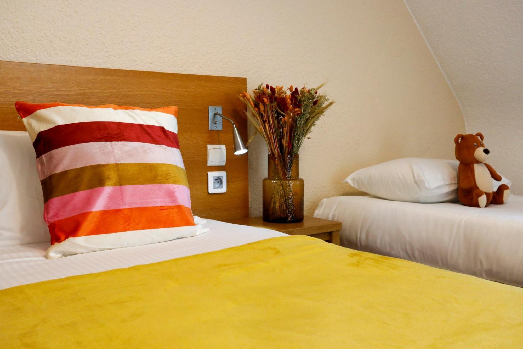 Hotel Le Branhoc - Brit Hotel Auray Bagian luar foto