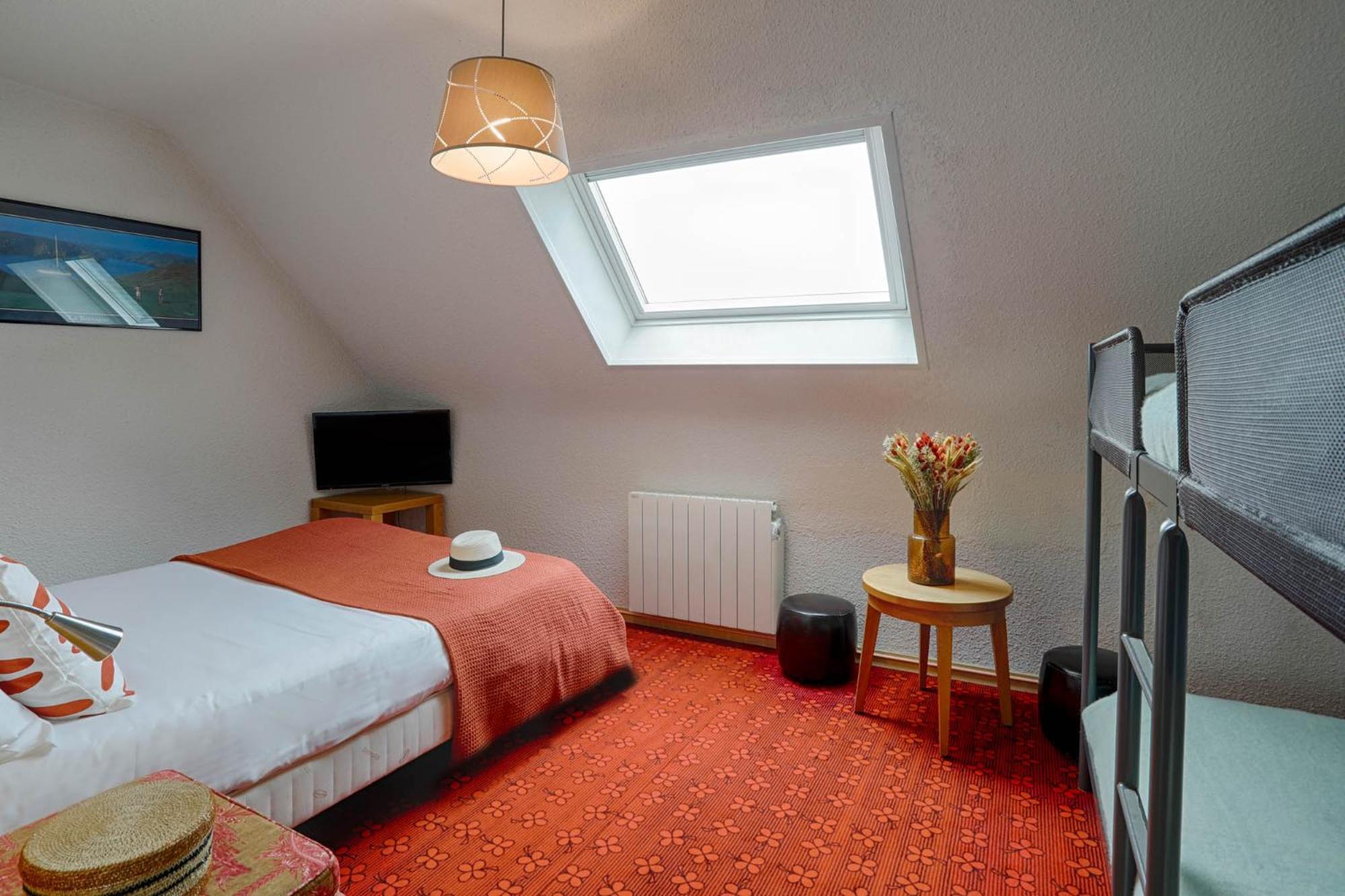 Hotel Le Branhoc - Brit Hotel Auray Bagian luar foto