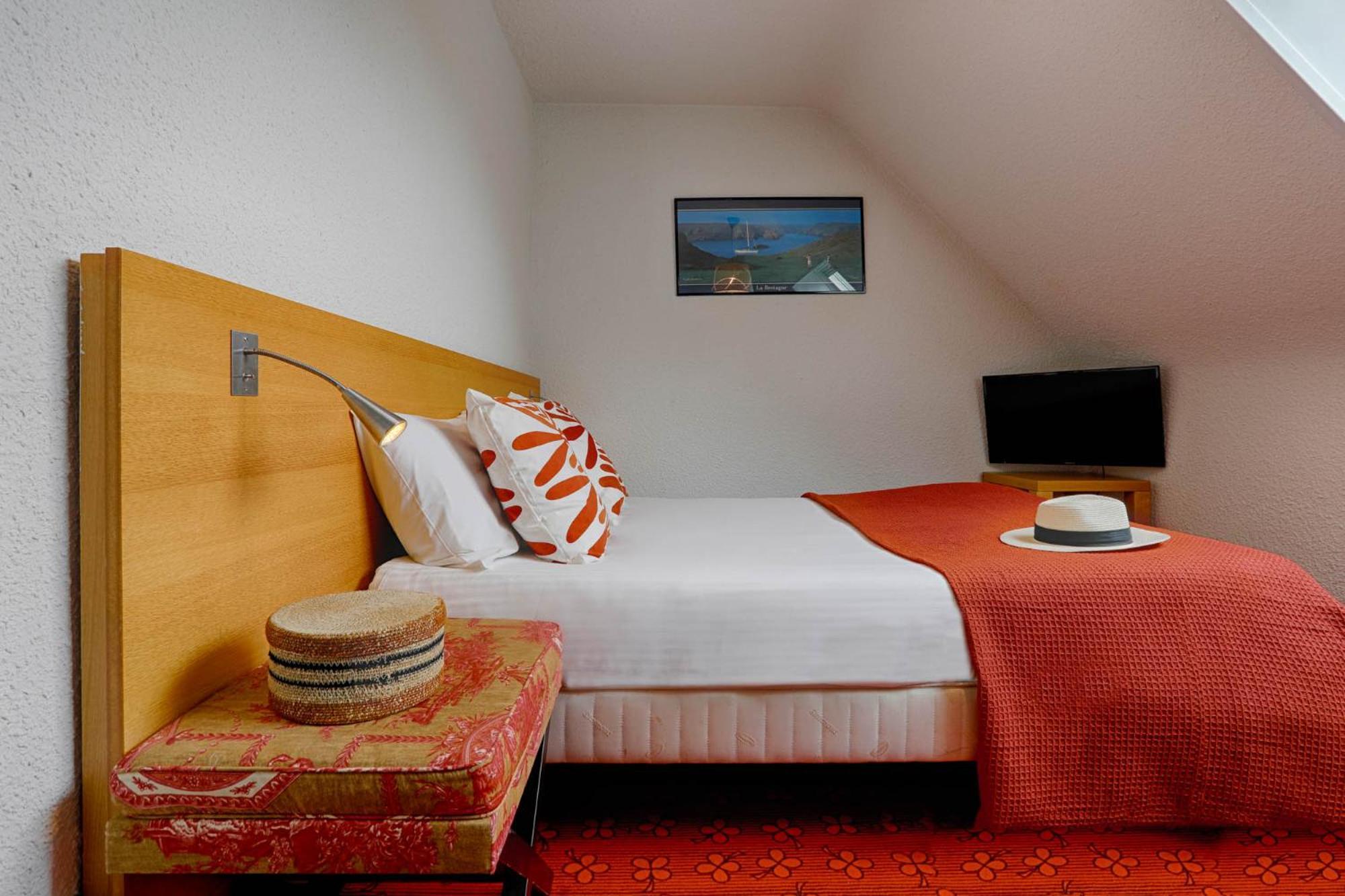 Hotel Le Branhoc - Brit Hotel Auray Bagian luar foto