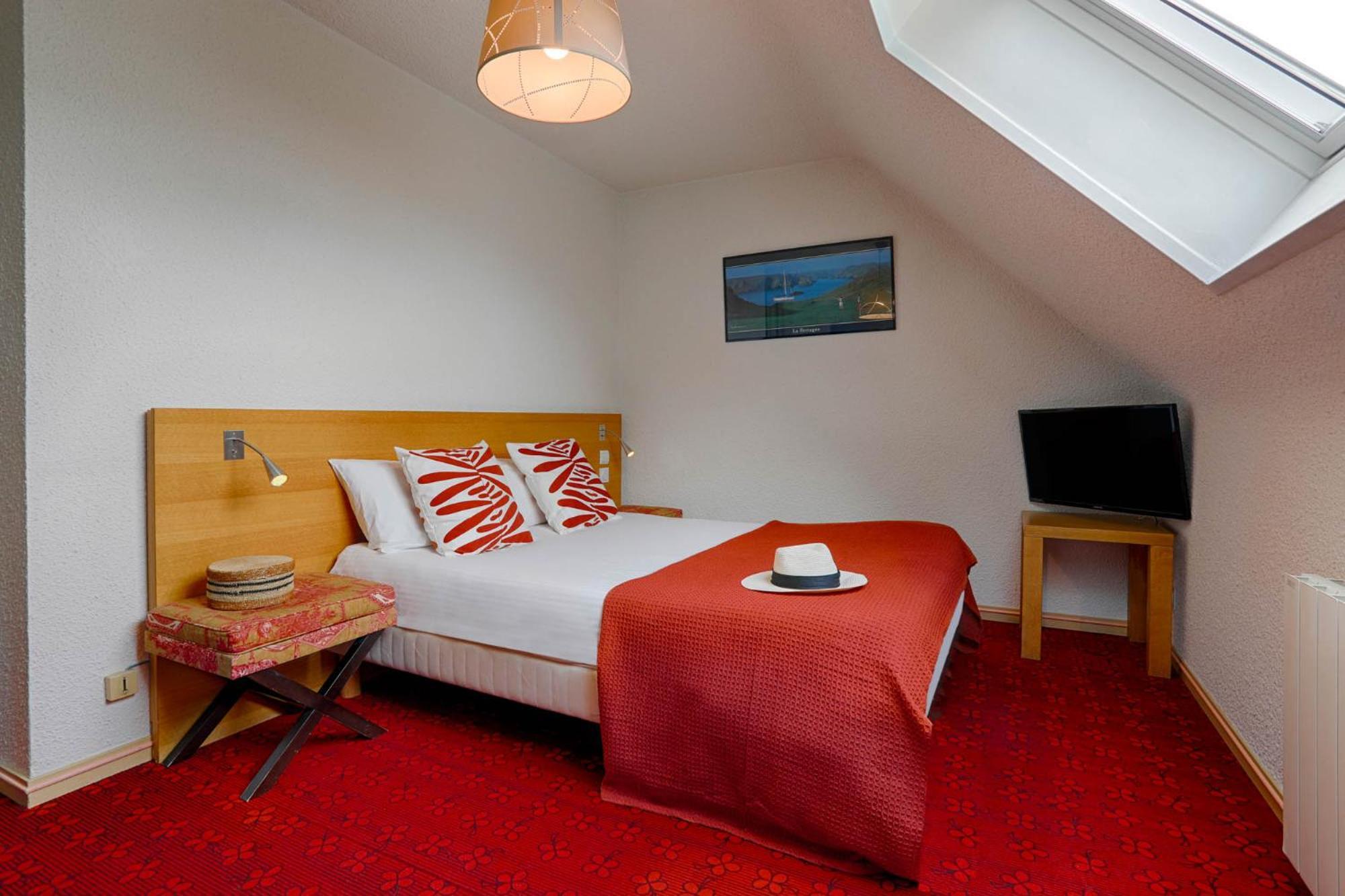 Hotel Le Branhoc - Brit Hotel Auray Bagian luar foto